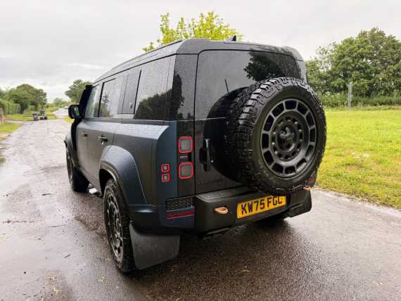 Land Rover Defender OCTA