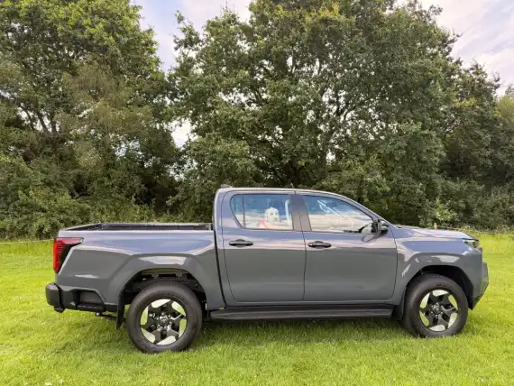 Toyota Hilux BEV