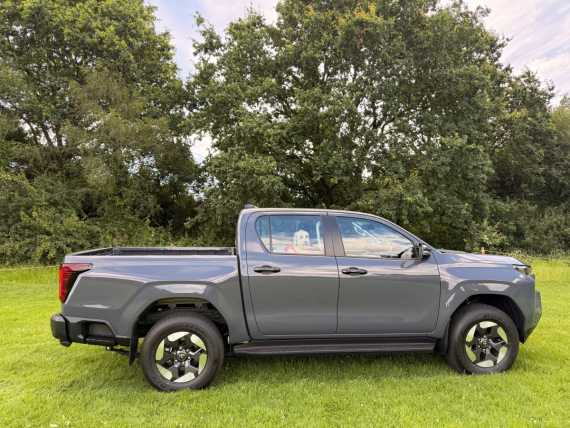 Toyota Hilux BEV