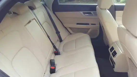 Jaguar XF 2018 Review