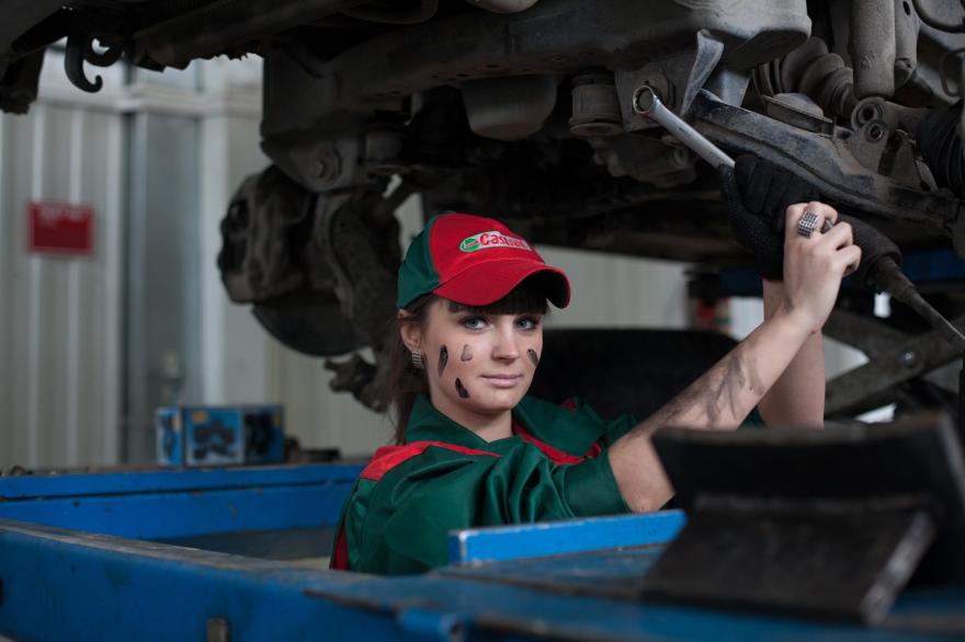 10 Parts To Check When Servicing A Vehicle