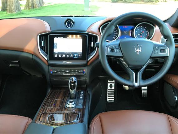 Maserati Ghibli GranLusso 2018 Review