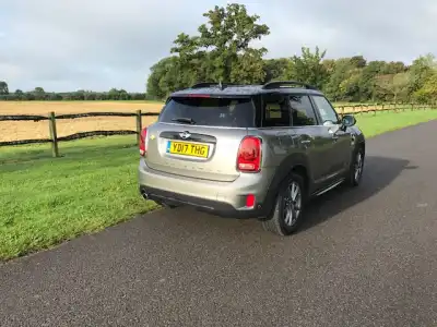 Cooper S E ALL4 PHEV Countryman 2017 Review