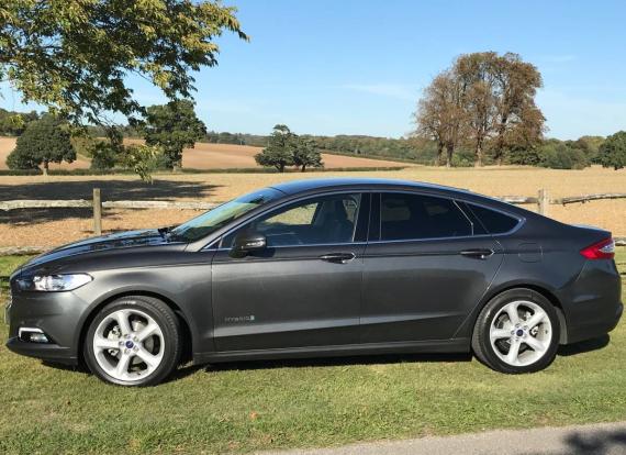 Ford Mondeo Hybrid Review
