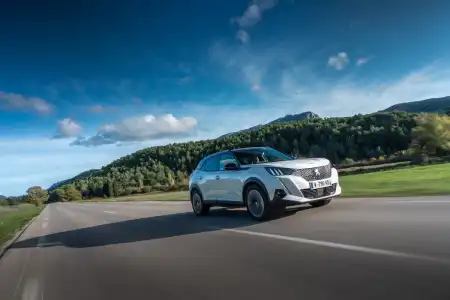 Peugeot e-2008 Review