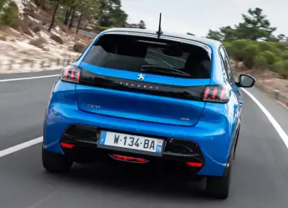 Peugeot e-208 Review