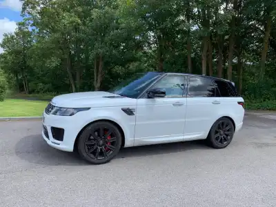 Range Rover Sport P400 HST