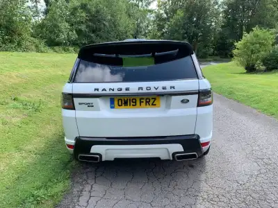 Range Rover Sport P400 HST