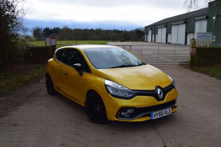 RenaultSport Clio 220 Trophy Edition (2016 - ) Review