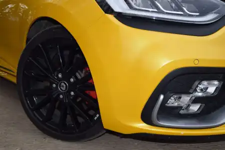 RenaultSport Clio 220 Trophy Edition 2017 Review