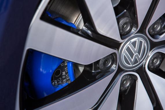 Volkswagen Golf GTE 2018 Review
