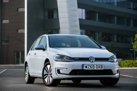 Volkswagen e-Golf Mk7 2019 Review