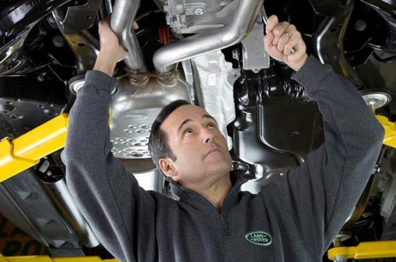 New 100% Land Rover Fixed Price Servicing for Vehicles 3 Years + Image 0