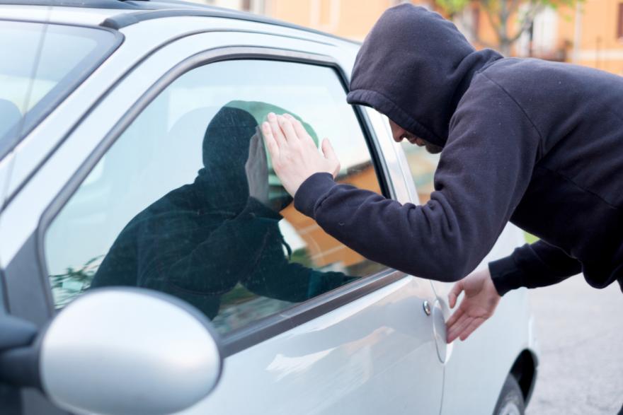 Car-Jackers Target Drivers with New Tricks in UK