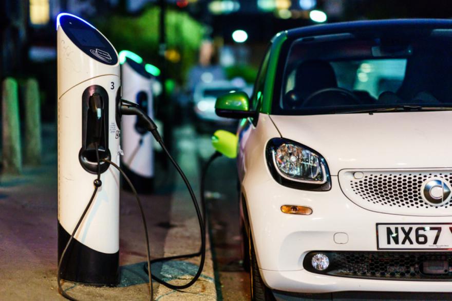 Extra 1,000 Electric Car Chargers for Residential Streets in UK
