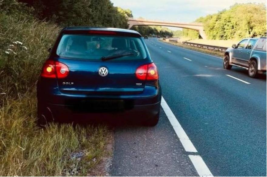 Drivers risk lives waiting in wrong spot after motorway breakdown