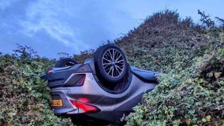 Car ‘accidentally’ leaves car park and tumbles down cliff