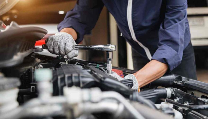 How often should a car be serviced – and why?