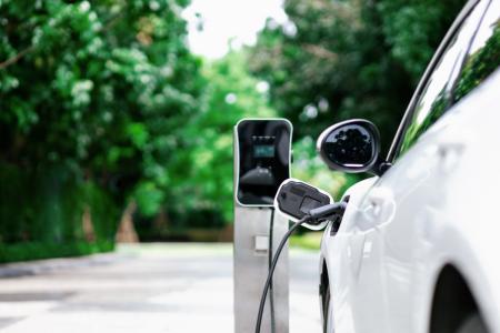 Electric vehicle prices set to match traditional car prices by 2025