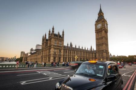 London black cab drivers sue Uber for £250million over taxi-booking rules