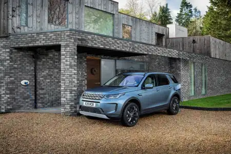 Discovery Sport P300e PHEV 2021 Review