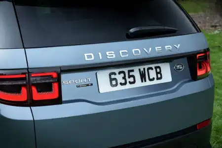 Discovery Sport P300e PHEV 2021 Review