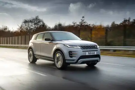 Range Rover Evoque P300e PHEV 2021 Review