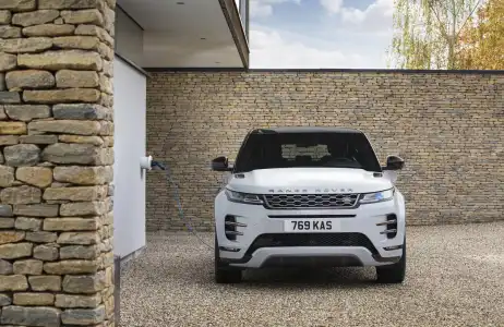 Range Rover Evoque P300e PHEV 2021 Review