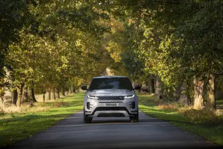 Range Rover Evoque P300e PHEV 2021 Review