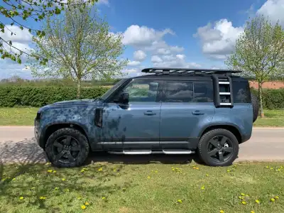 Land Rover Defender 110 Hard Top