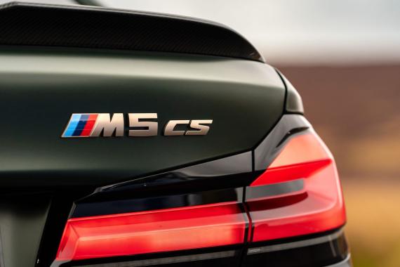 BMW M5 (2022 - )