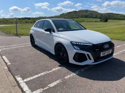 Audi RS 3 Sportback quattro Launch Edition (2022 - )