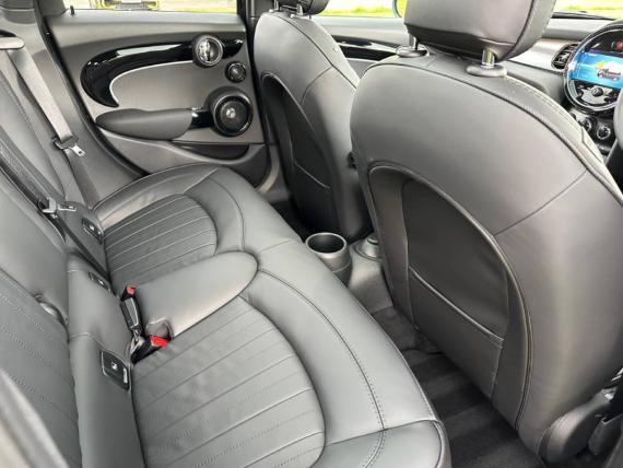 MINI 5-door Hatchback Cooper Resolute Edition